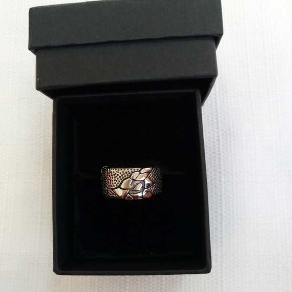 Size 7 ring - Picture 3 of 4